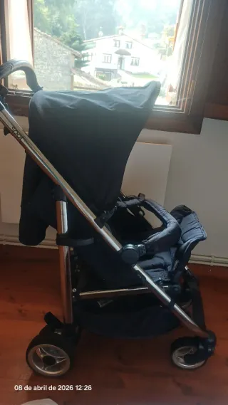 Silla de paseo Bebeconfor azul, muy resistente.