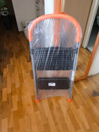 Escalera 2 peldaños naranja