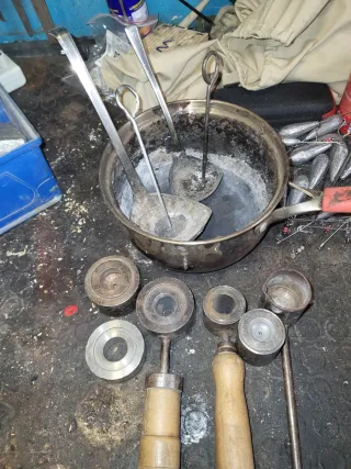 Cazo, Cucharones y Moldes para Plomos