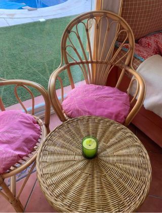 Conjunto mesa y 2 sillas mimbre bambú vintage