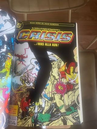 CRISIS EN TIERRAS INFINITAS TOMO 1 AL 4