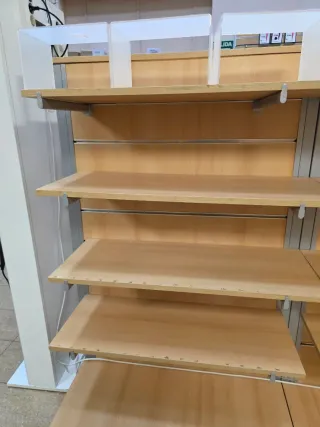 Góndolas dobles con estantes