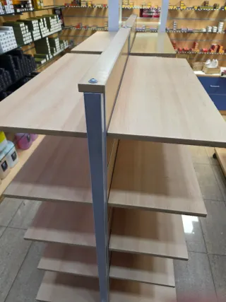 Góndolas dobles con estantes