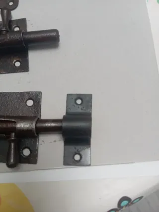 Lote 4 cerrojos antiguos