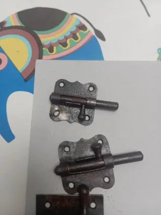 Lote 4 cerrojos antiguos