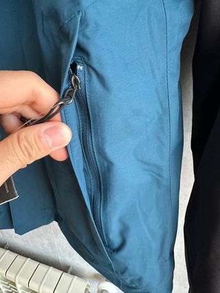 The North Face Abrigo Negro y Azul