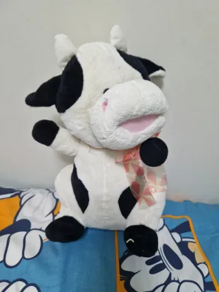 Peluche Vaca Blanco y Negro