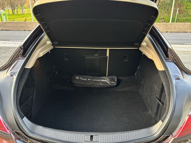 Opel Insignia 1.6CDTI DISTINTIVO C VERDE