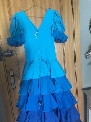 Traje de flamenca azul y turquesa