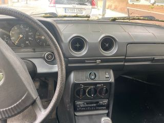 Mercedes-Benz 300d w123  1980