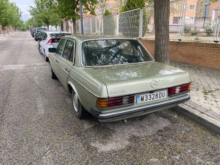 Mercedes-Benz 300d w123  1980