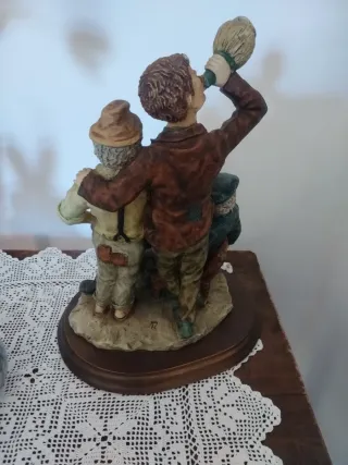 Scultura Capodimonte Uomini che bevono