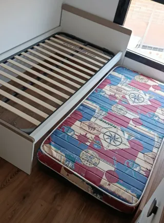 Cama nido más mesita de noche