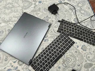 Ordenador portátil táctil estilo Yoga