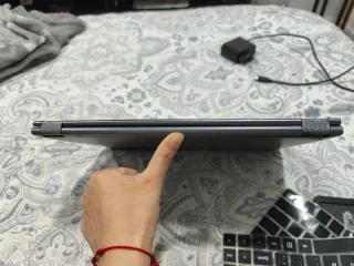 Ordenador portátil táctil estilo Yoga