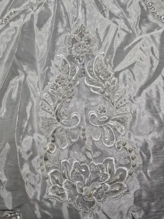 Vestido de Novia Blanco con Volantes