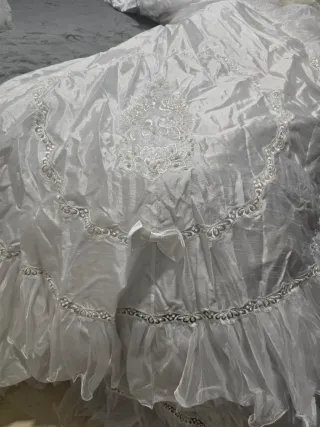 Vestido de Novia Blanco con Volantes