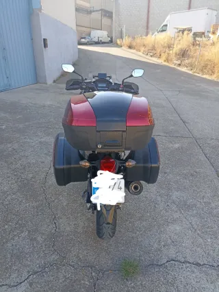 Honda Integra 700 Maxi Scooter Roja/Plata