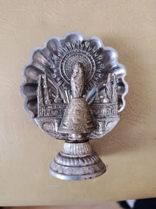 Figura Virgen del Pilar y Basílica