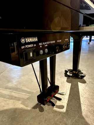 Piano de cola Yamaha GB1KSC2 (Silent)