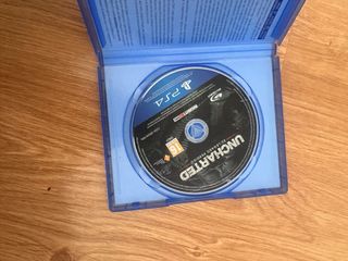 PS4 Pro Negra + Mando + 3 Juegos