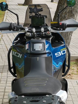 Husqvarna Norden 901 Expedition Moto Azul/Blanca