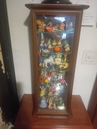 Colección 47 figuras + armario vitrina