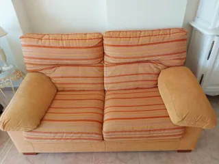 Sofá 2 plazas tela naranja y amarillo