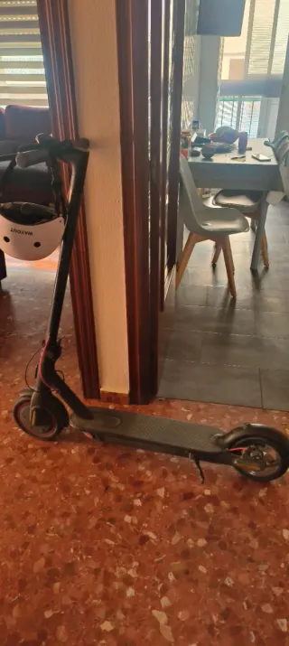 Xiaomi Pro 2 + cargador y casco