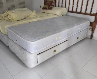 Pareja de camas canapé con cajón y colchón