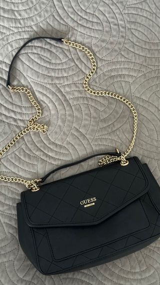 Bolso Guess Negro Cadena Dorada