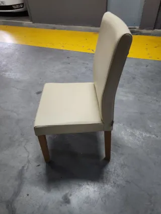 Silla de piel beige