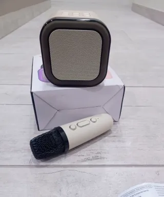 Altavoz Karaoke con Micrófono Beige