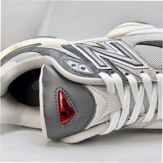 New Balance 9060 Gris Talla 39.5