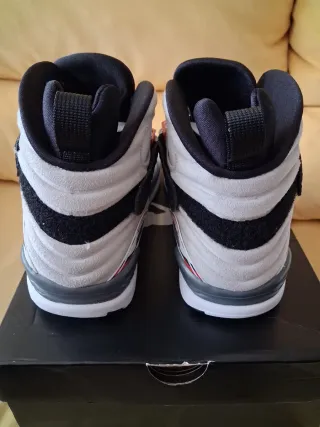 Nike Jordan Retro 8 Bugs Bunny