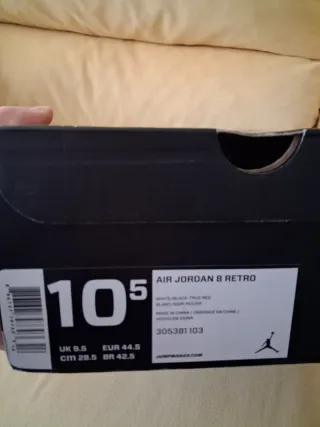 Nike Jordan Retro 8 Bugs Bunny