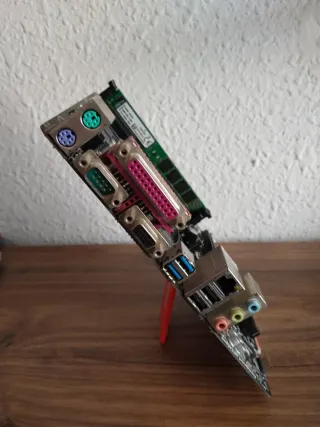 PIEZAS Gigabyte GA-H81M-DS2 + 4GB DDR3 LGA1150