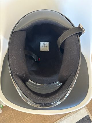 Casco integral NZI con diseño de llamas