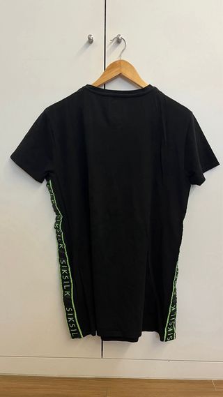 Camiseta SikSilk Negra con Logo Lateral
