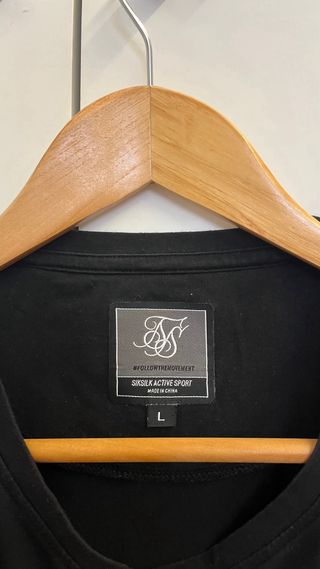 Camiseta SikSilk Negra con Logo Lateral