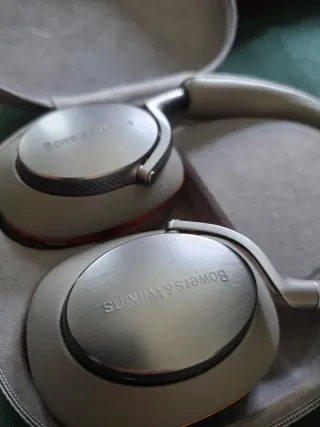 Bowers & Wilkins PX8 McLaren Edición Limitada