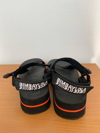 Chanclas Bimba y Lola Negras con detalles Naranja