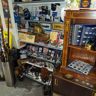 Bengala Antiga Madeira Cabo Metálico Dourado