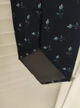 Corbata azul con florecillas celeste y blancas