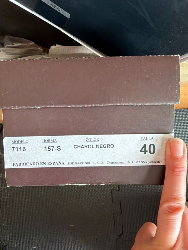 Mocasines charol Vitelo negros dorados