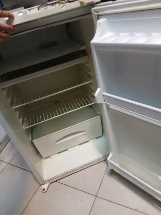 Mini Nevera con congelador
