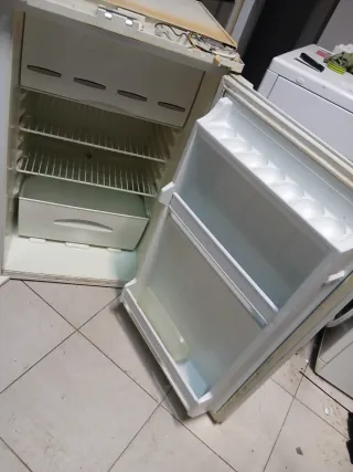 Mini Nevera con congelador