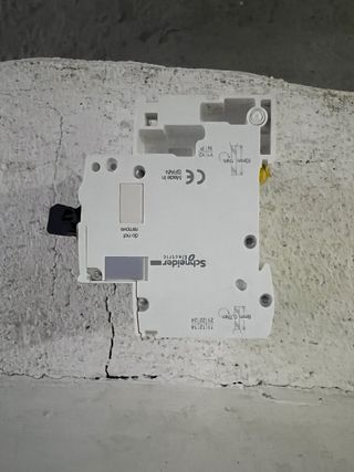 Interruptor Automático Schneider IC60N C25A