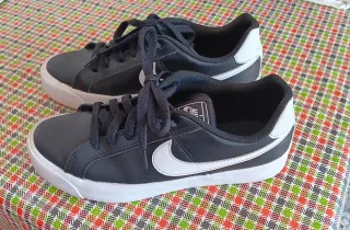 Zapatillas Nike Negras y Blancas