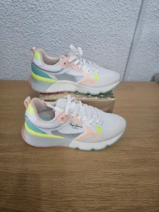 Zapatillas Pepe Jeans Blancas y Rosas.